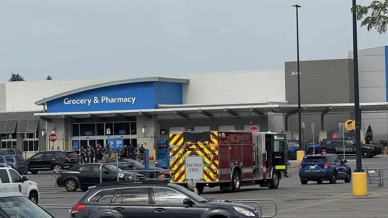 Ataque con arma blanca en supermercado de Traverse City deja varios heridos;  hay un detenido - El otro enfoque