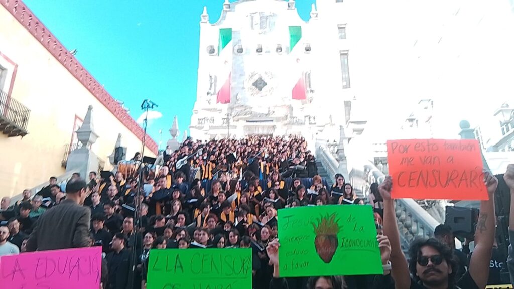 Estudiantes protestan en la UG por cancelación de exposición ...