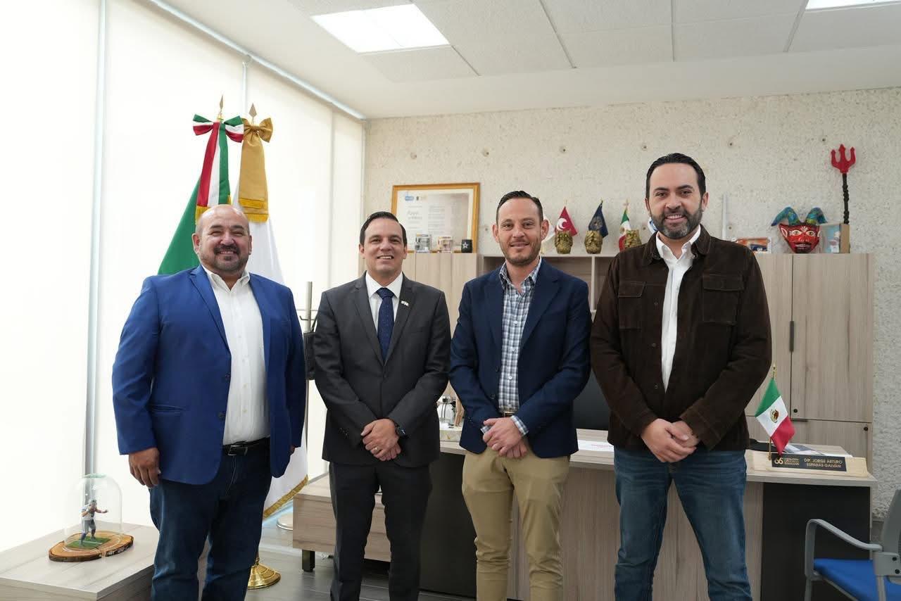 Busca regidor Peña Gallo destrabar conflicto político en Silao