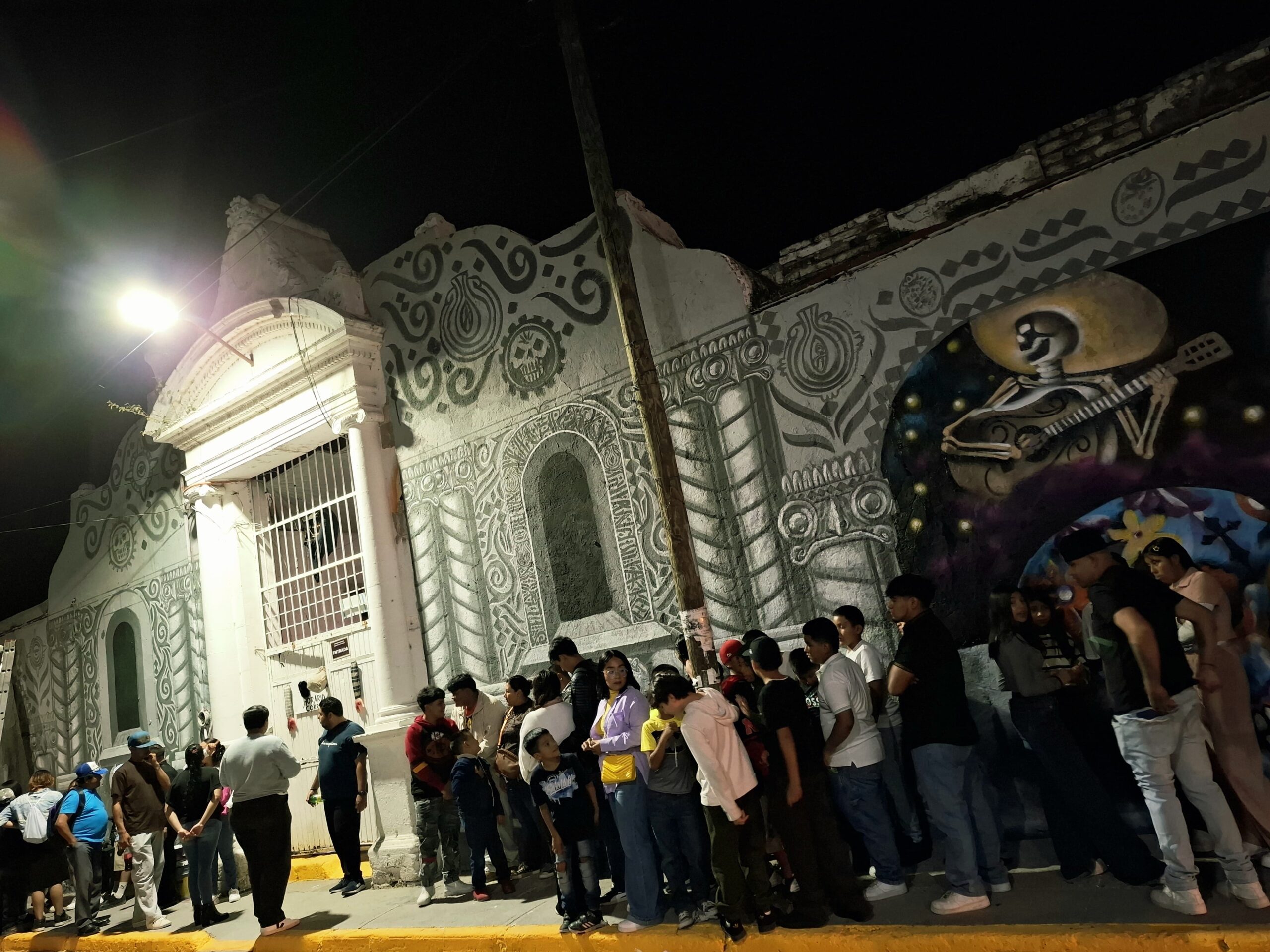 Mil 500 silaoenses participan en el recorrido del terror