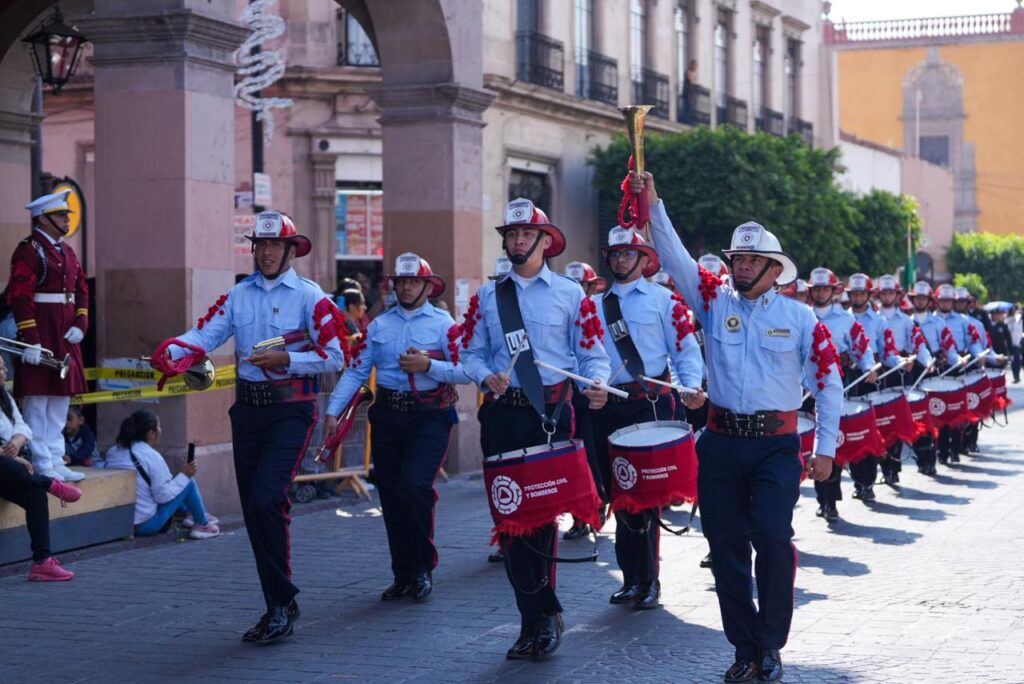 Desfile por el 115 aniversario de la Revolución Mexicana reúne a más de ...