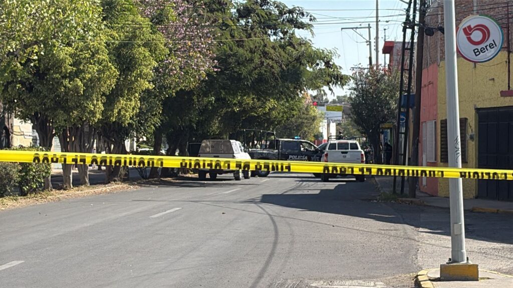 Ataque armado en Celaya deja a un hombre muerto dentro de su vehículo ...