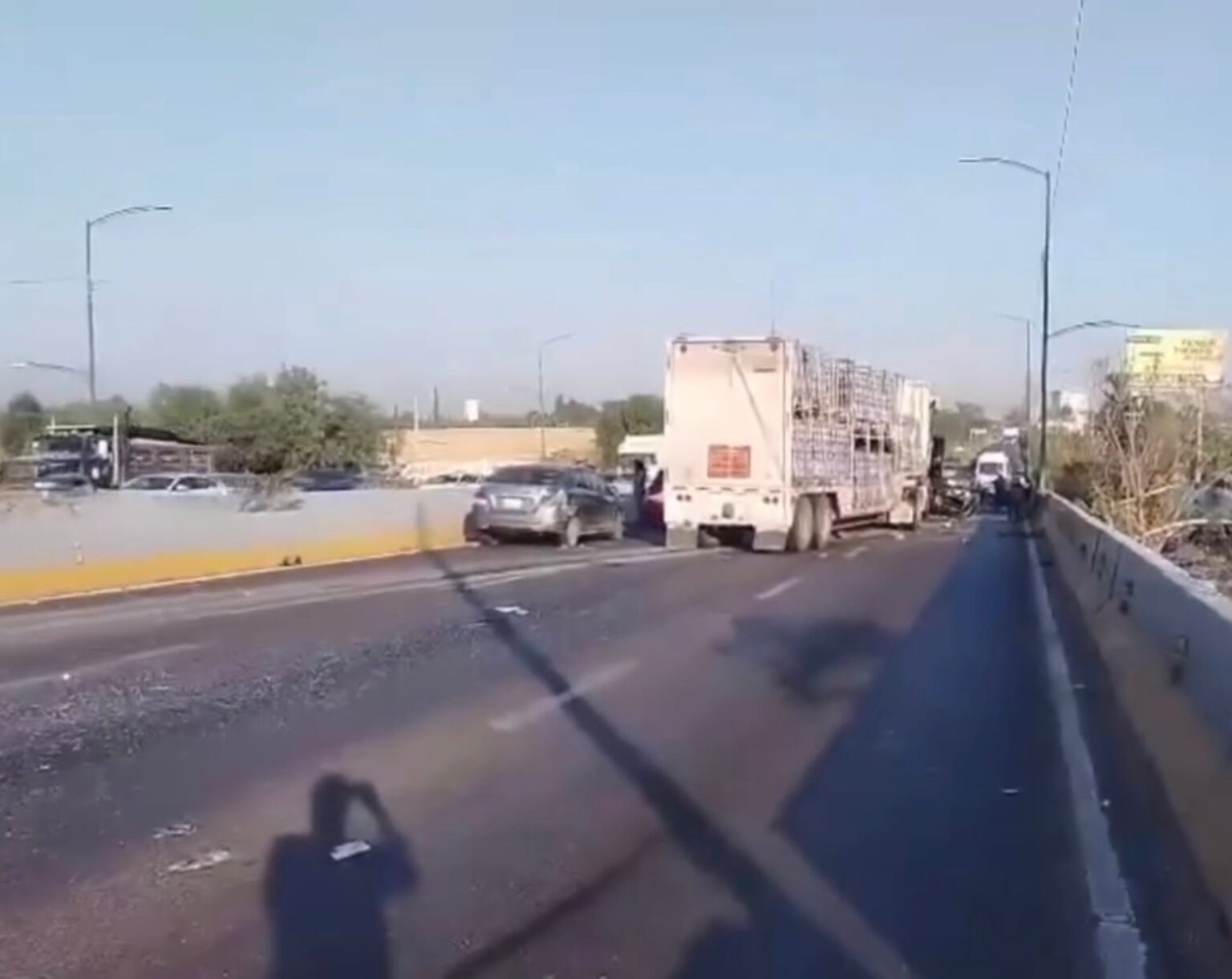 Choque y volcadura en bulevar Aeropuerto deja un muerto y cinco ...