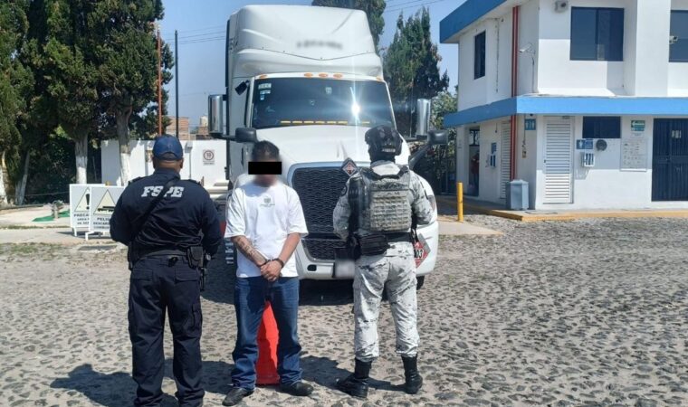 Detenido con hidrocarburo presuntamente robado.