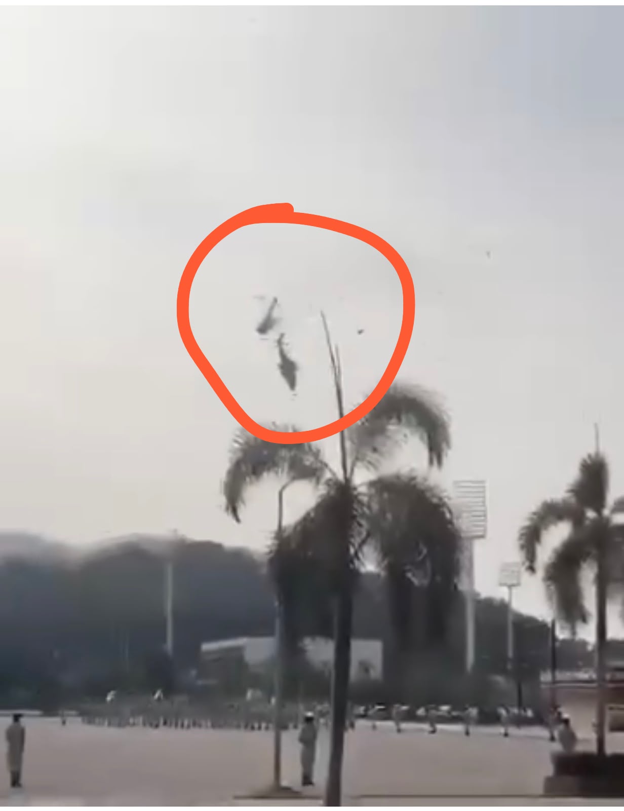 Chocan dos helicópteros en Brasil.