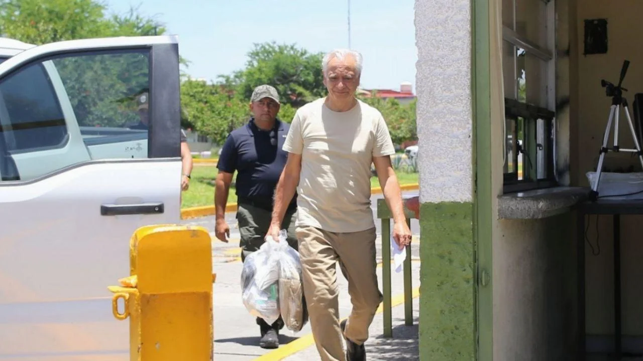 Liberan a ex director de Pemex