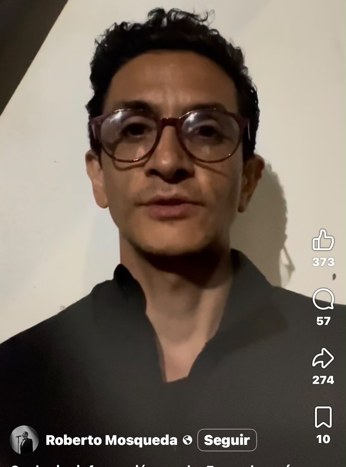 Roban a director de teatro