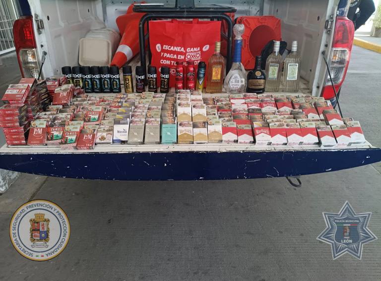 Robaban tiendas OXXO en León