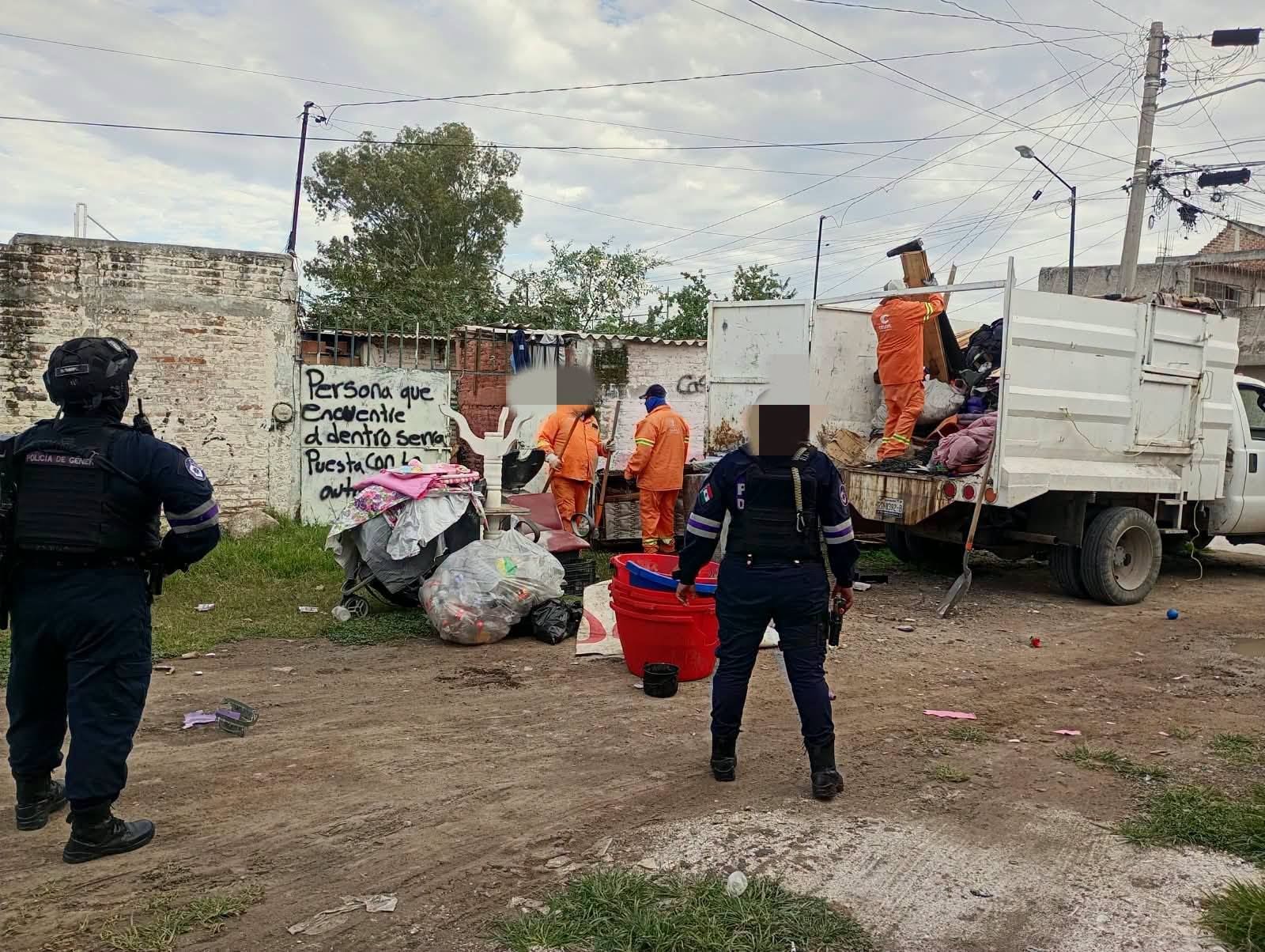 Le ayudan a pareja en Celaya