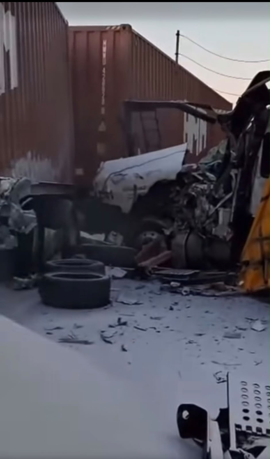 Accidente de tráileres bloquea carretera Silao San Felipe
