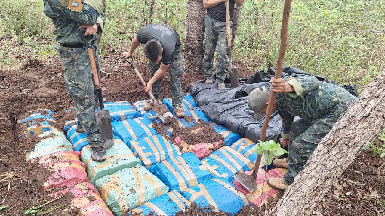 Entierran droga en Paraguay