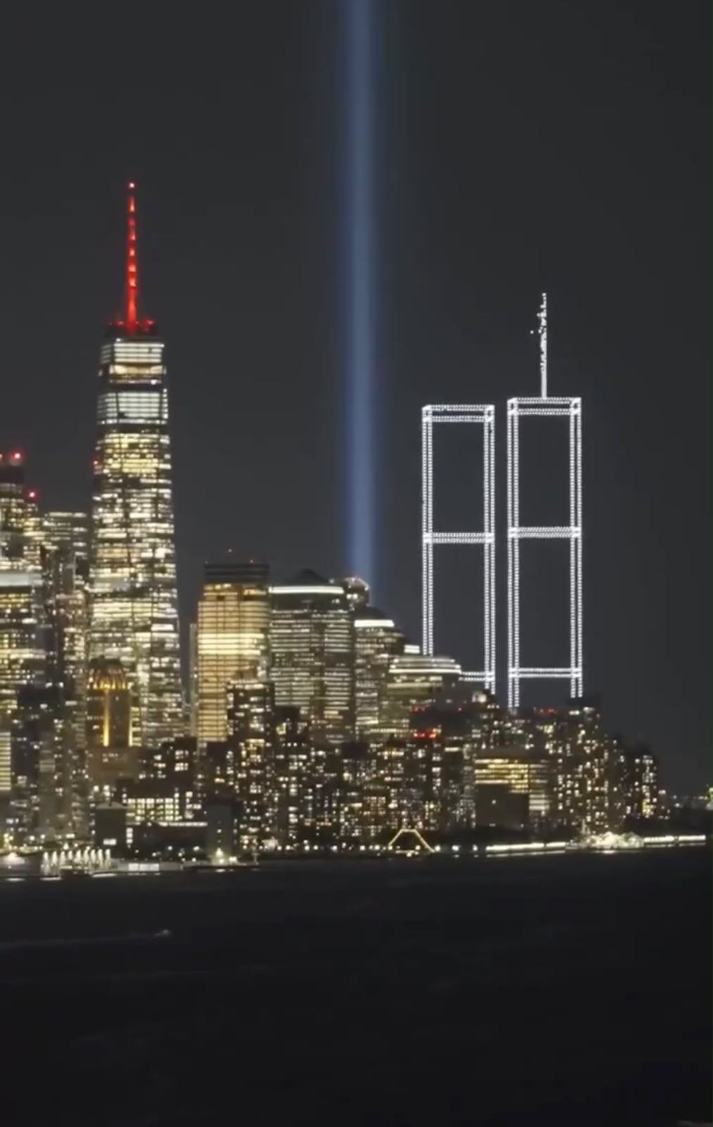 Con drones dibujas las torres gemelas de Nueva York
