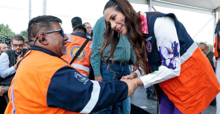 Gobernadora reconoce a paramédicos guanajuatense
