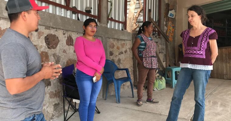 Guanajuato le ayuda a migrante deportado