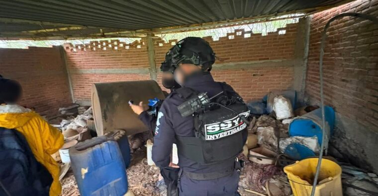 Hallan precursores químicos para droga en Salamanca