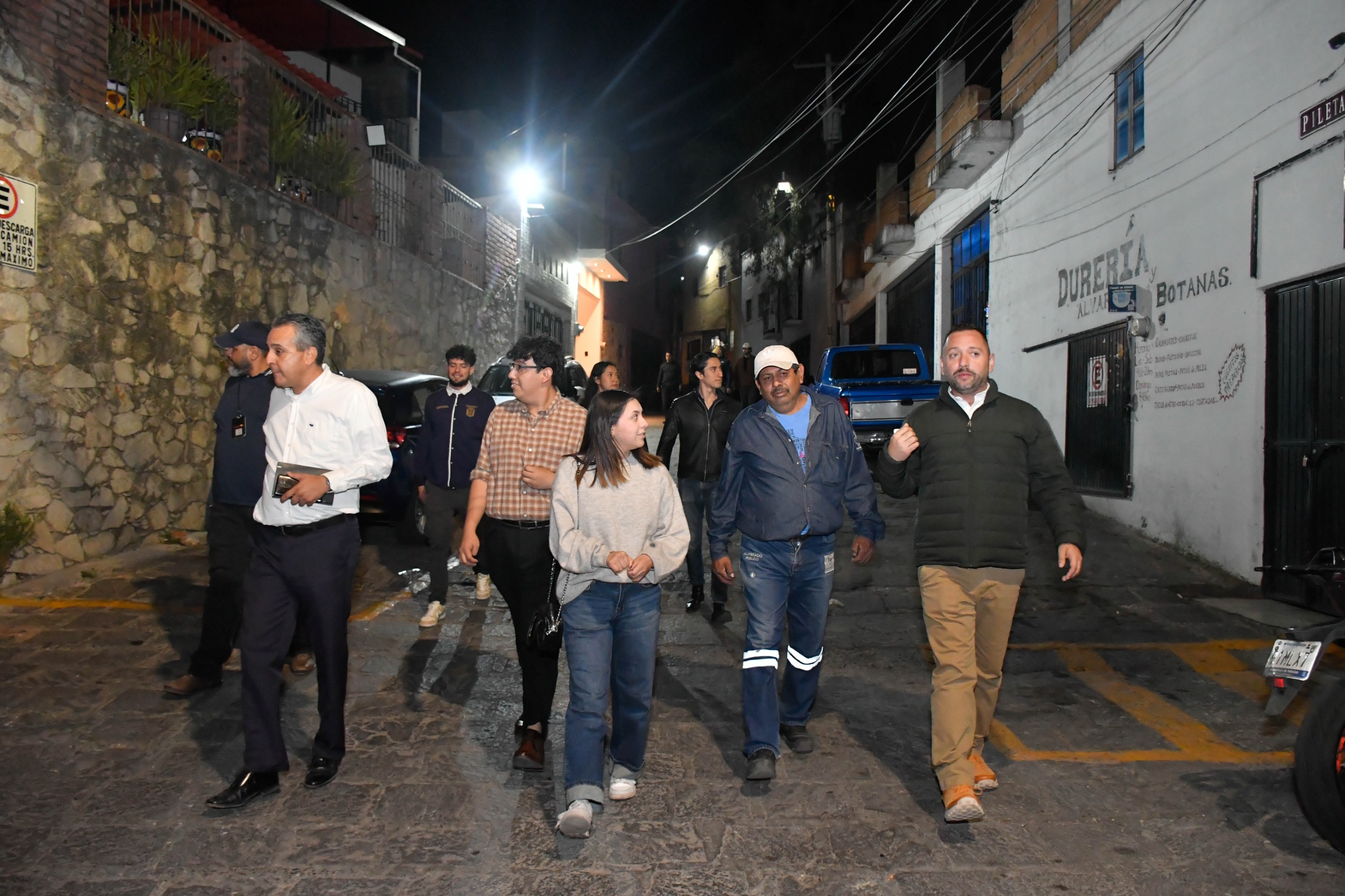 Estudiantes de la UG y autoridades
